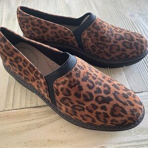 Women’s Clark’s Leopard Print Slip-On Loafers 7M